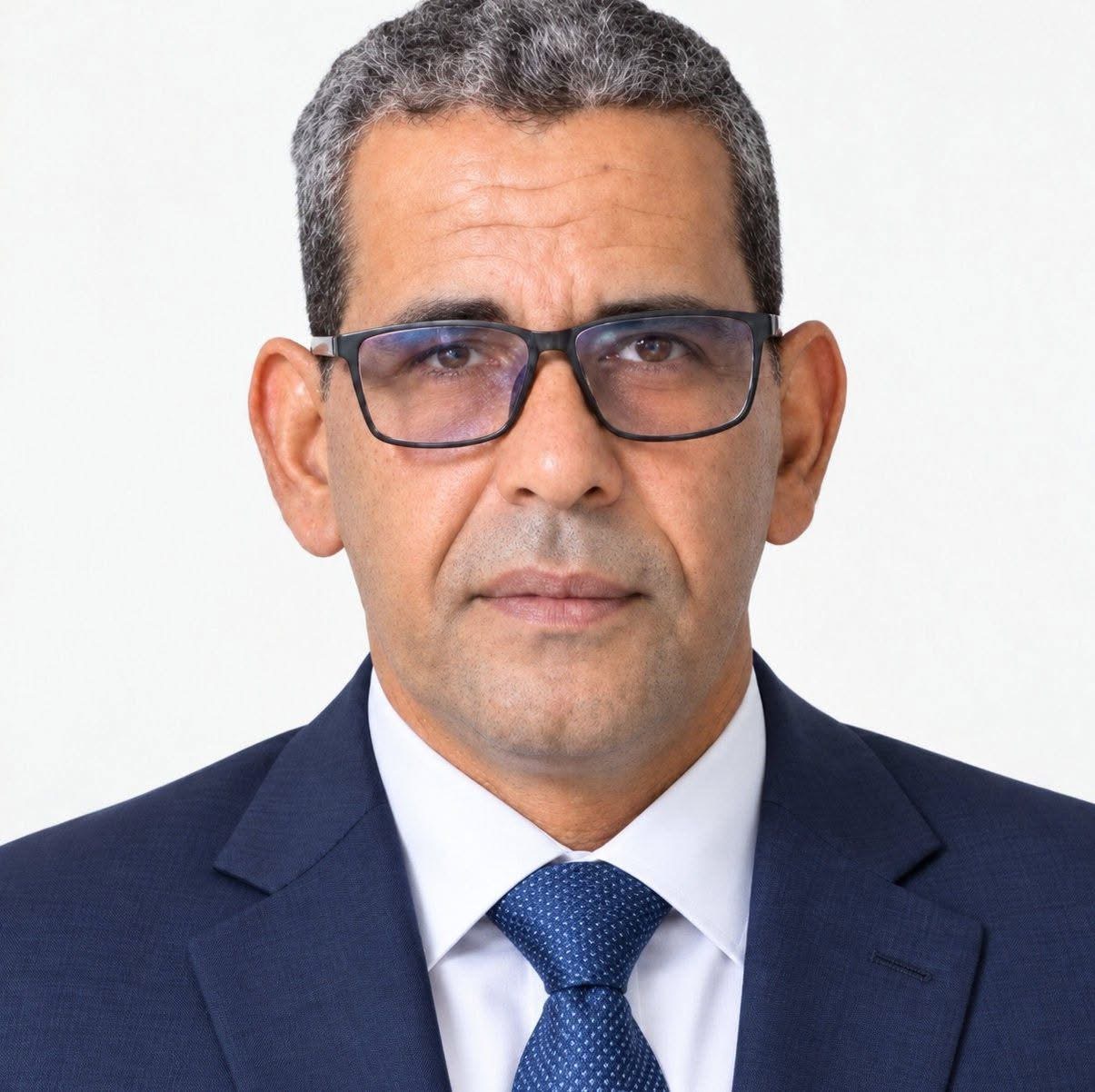 قليلا من الجدية يرحمكم الله المستشار المكلف بالصرف الصحي في وزارة المياه والصرف الصحي الناع عالي سيد محمود